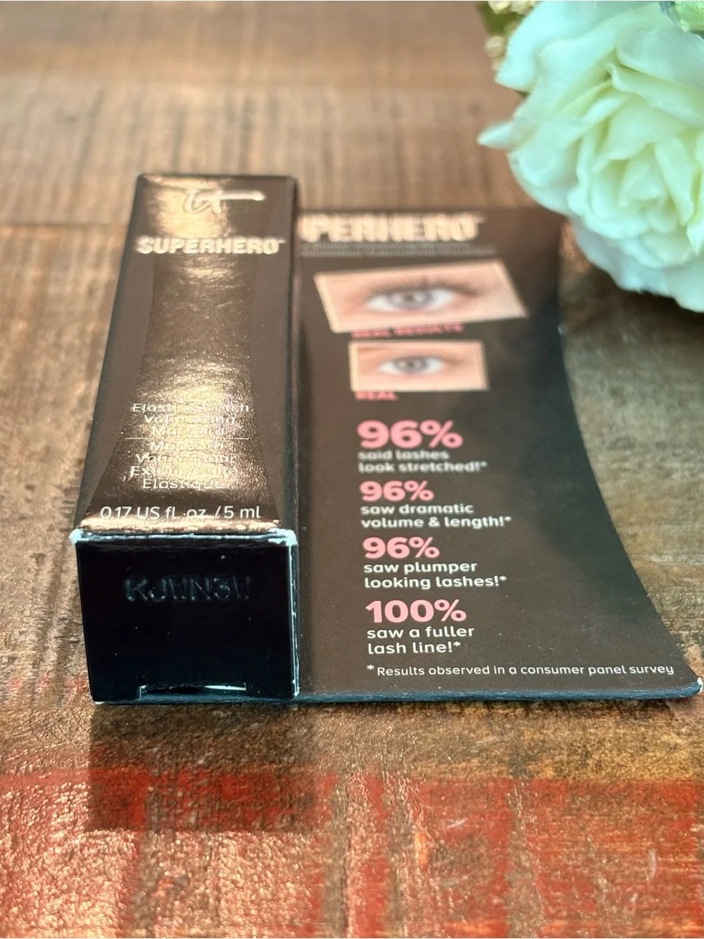 New IT COSMETICS Superhero ELASTIC STRETCH Volumizing MASCARA in SUPER BLACK!